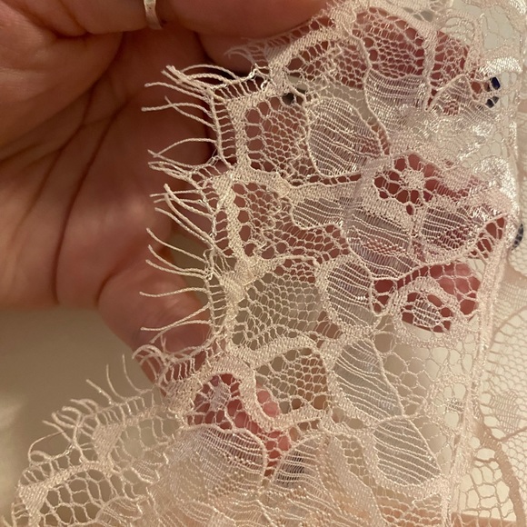 URBAN OUTFITTERS SEXY LACY BABY PINK BRA - Picture 4 of 5